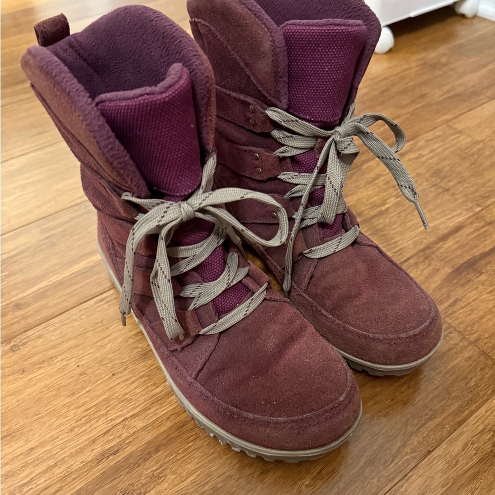 Sorel Plum Suede Lace Up Winter Boots